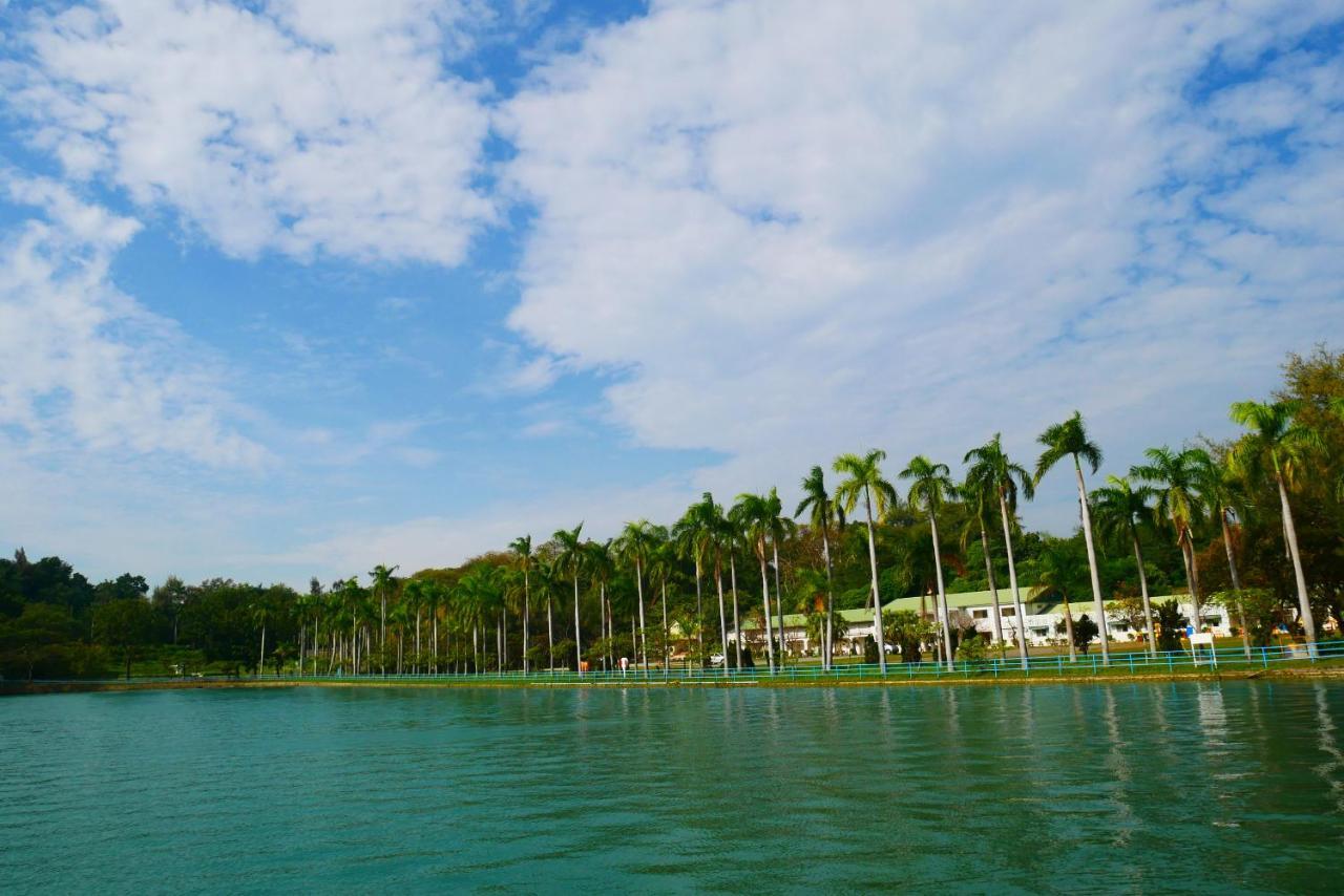 Chengching Lakefront Resort 高雄市 エクステリア 写真