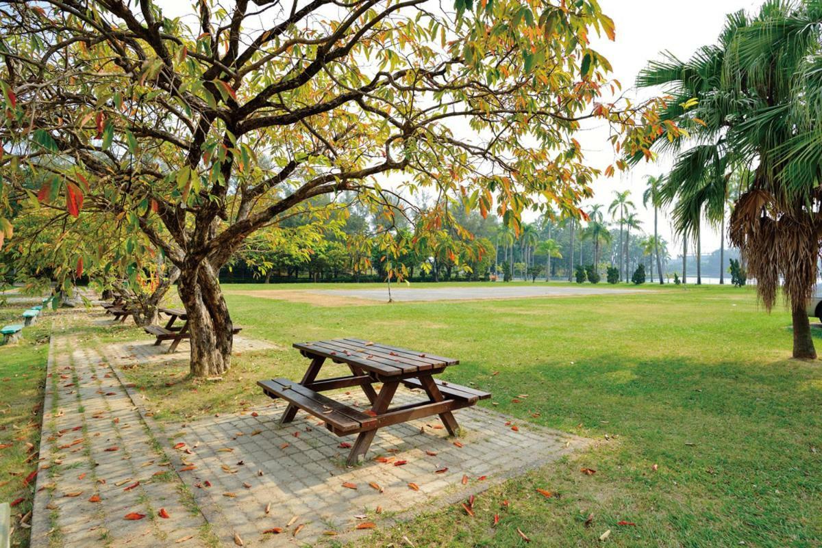 Chengching Lakefront Resort 高雄市 エクステリア 写真